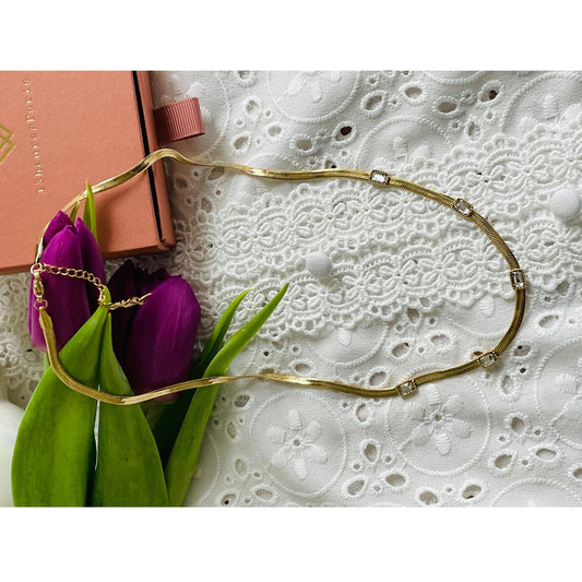 collier ras le cou femme