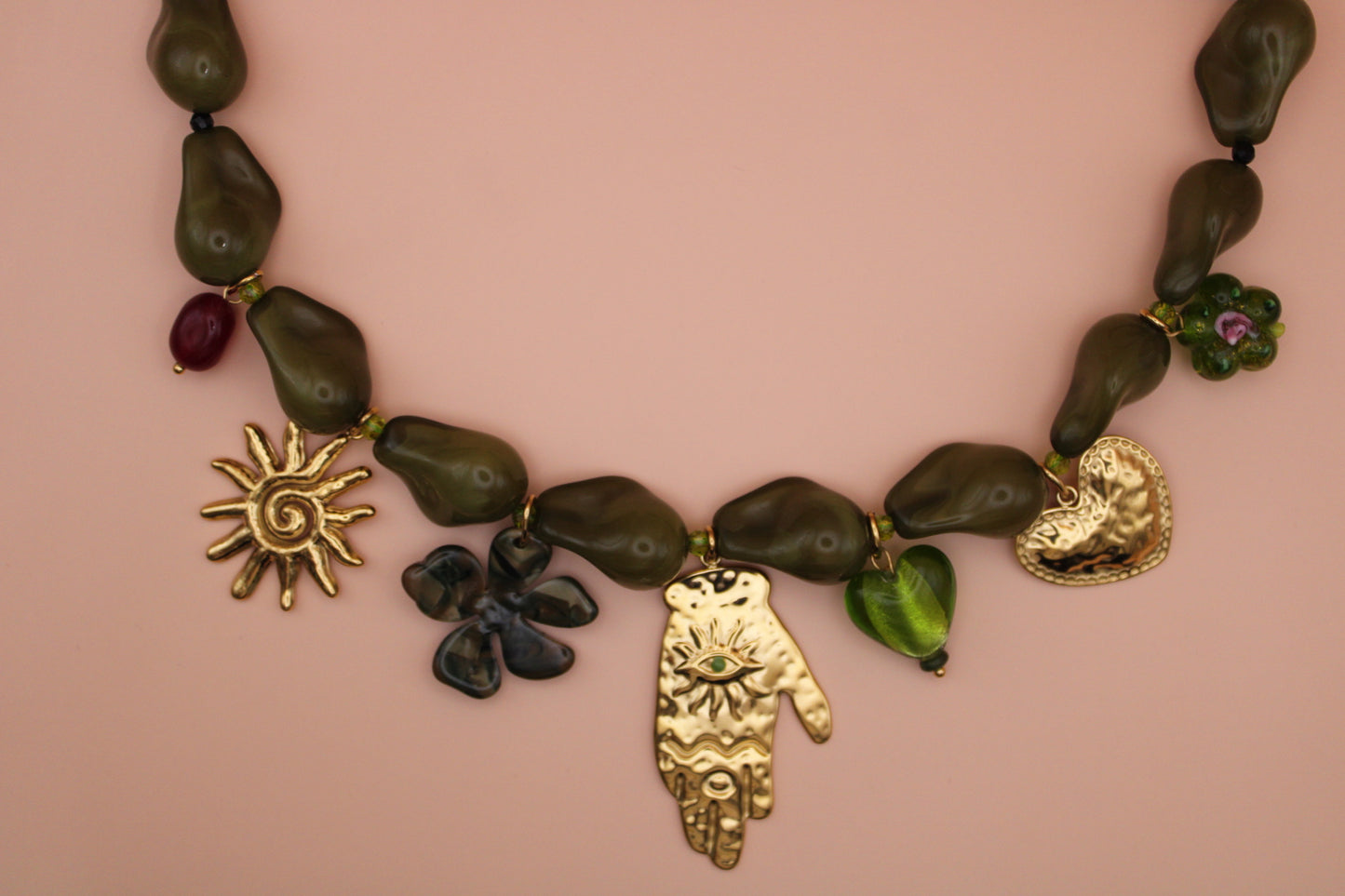 Collier Sami kaki