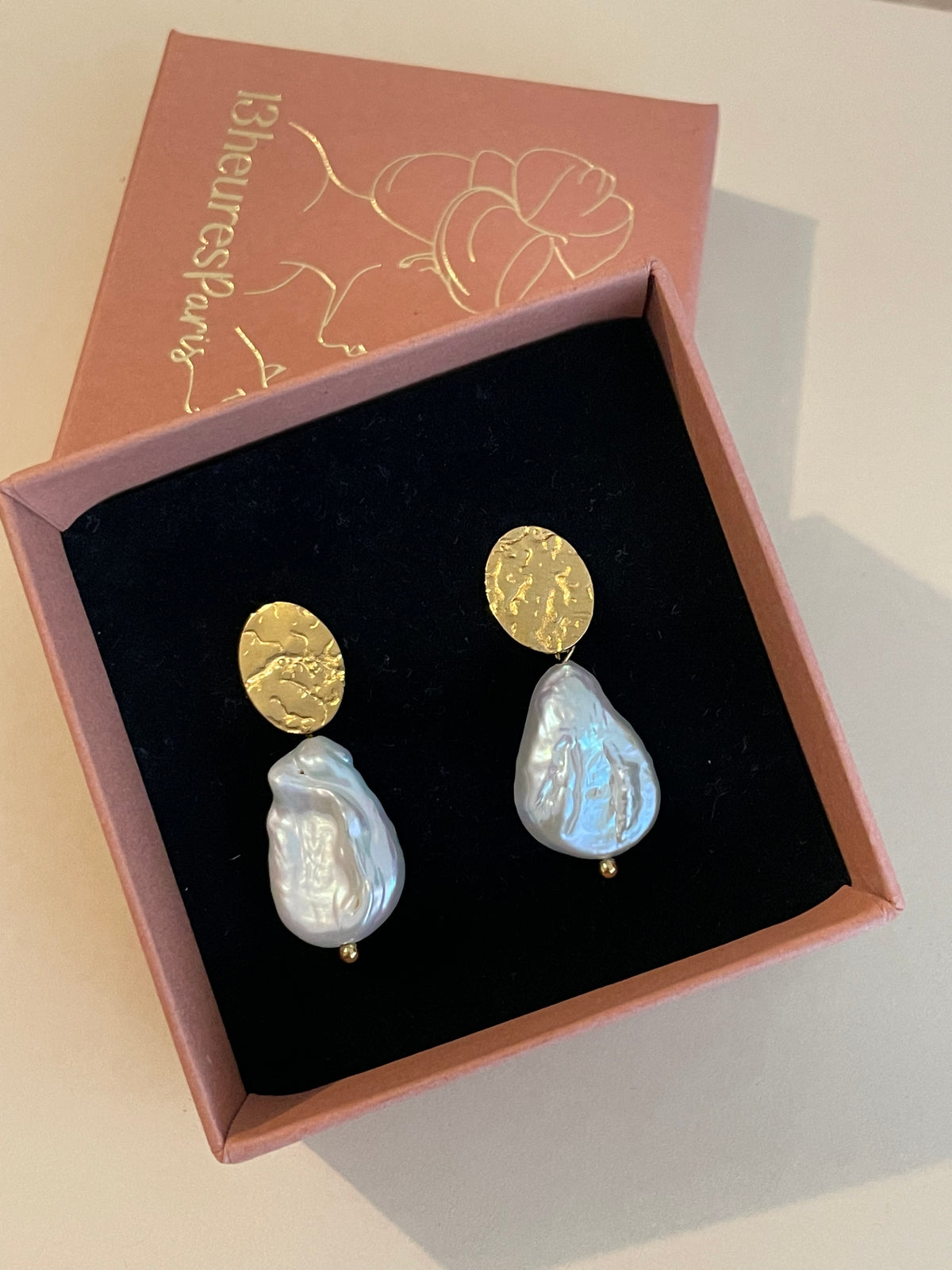 Boucles d’oreilles Nami – Acier inoxydable et perles de culture baroques