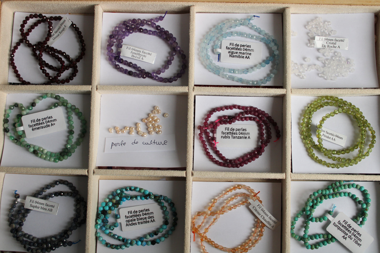 Collier pierre de naissance & initiale✨création-Estampé à la main