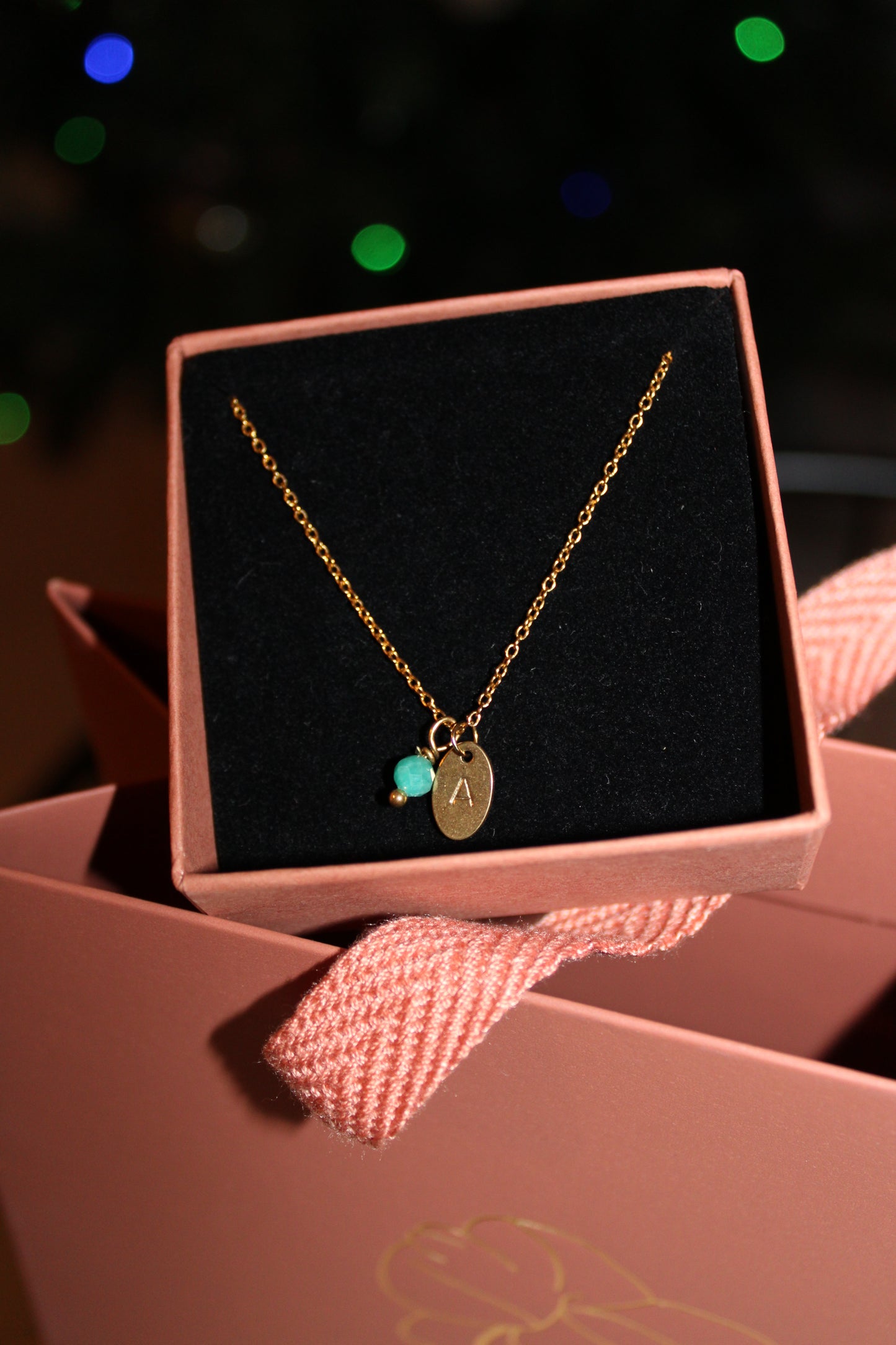 Collier pierre de naissance & initiale✨création-Estampé à la main