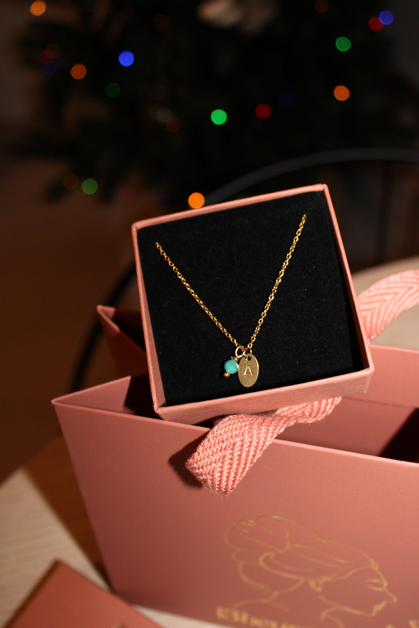 Collier pierre de naissance & initiale✨création-Estampé à la main