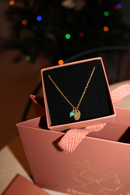 Collier pierre de naissance & initiale✨création-Estampé à la main
