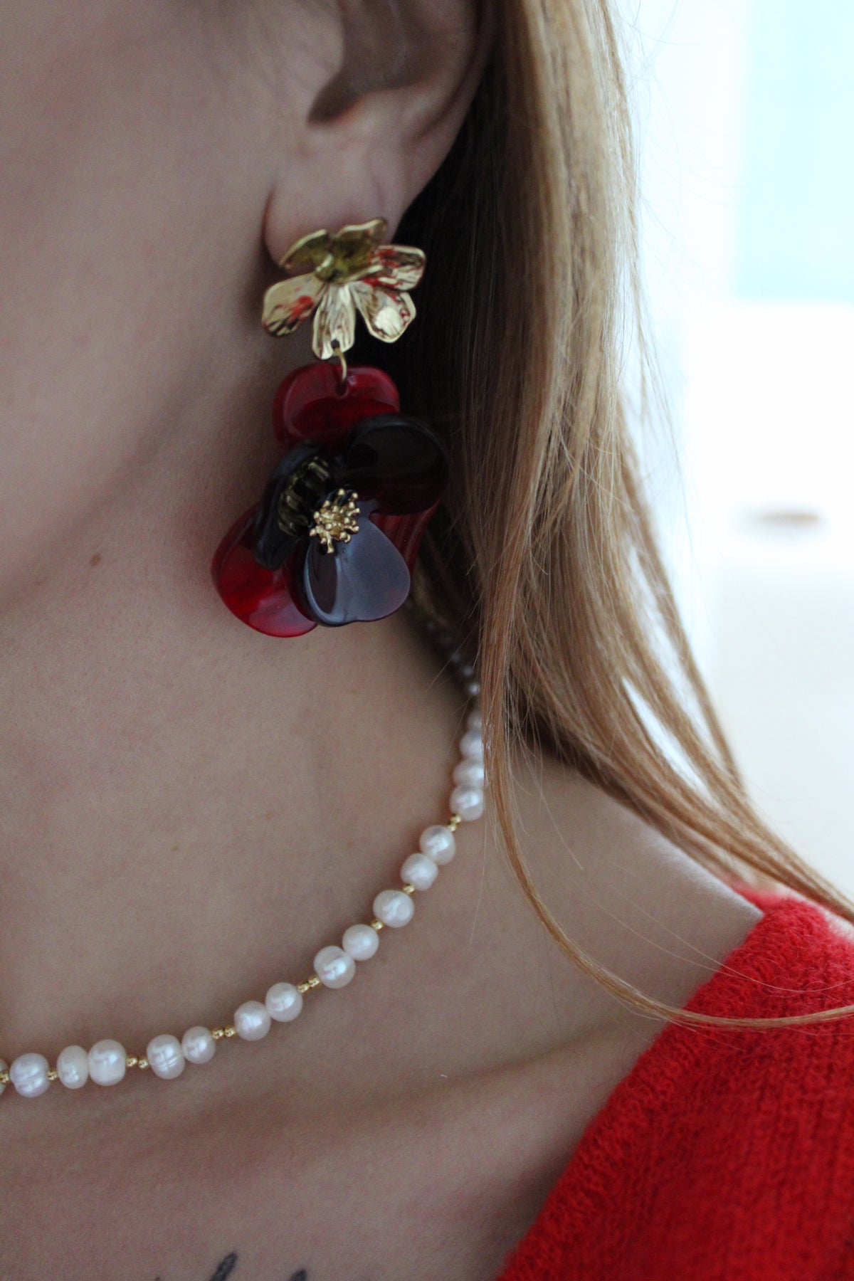 Boucles d'oreille Lorena – Fleur en Pétales Acryliques & Acier Inoxydable