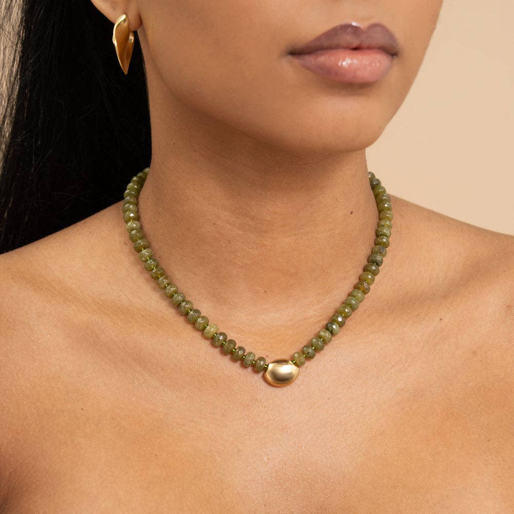 Collier Caléïs avec pierres naturelles et pendentif ovale